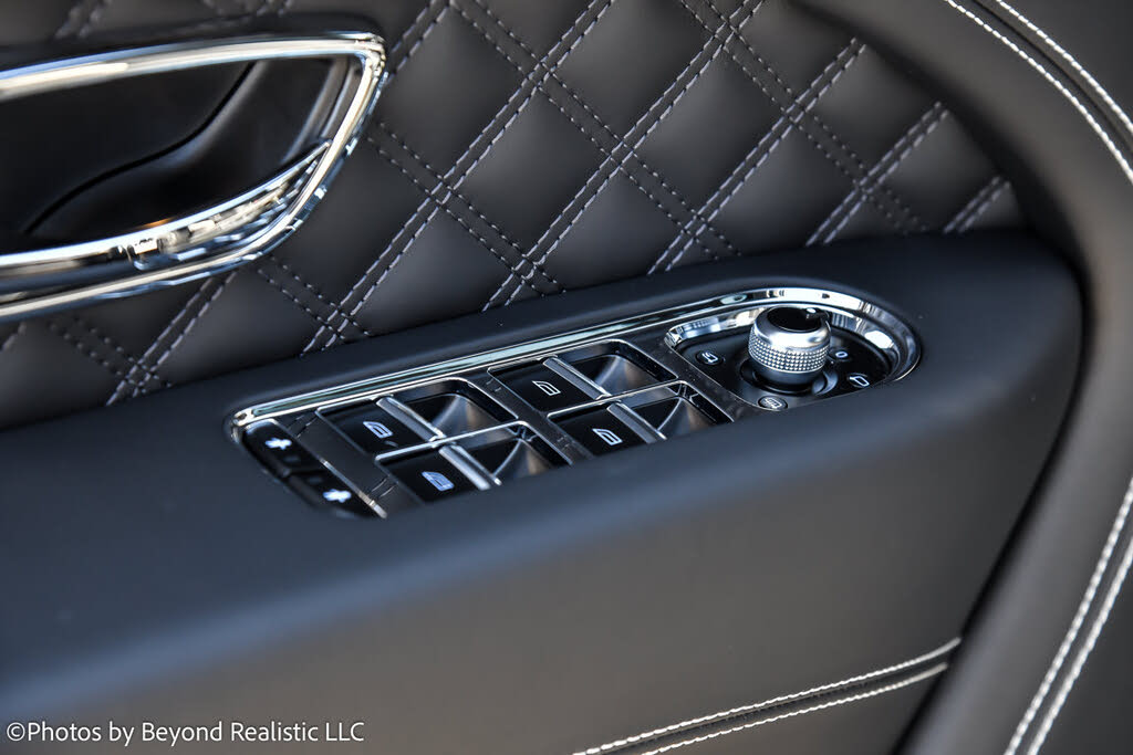 2023 Bentley Bentayga Hybrid AWD photo 21