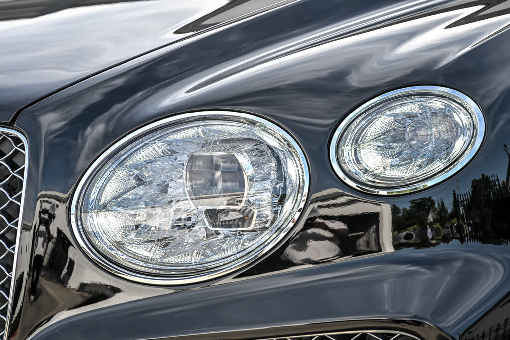 2023 Bentley Bentayga Hybrid AWD photo 7
