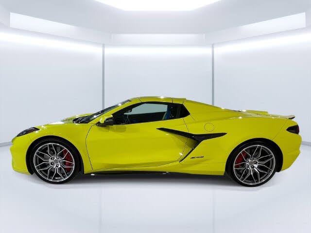 2023 Chevrolet Corvette Z06 3LZ Convertible RWD photo 2