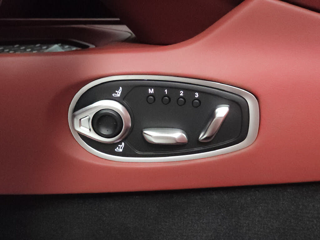2025 Aston Martin DB12 V8 Coupe RWD photo 17 of 24