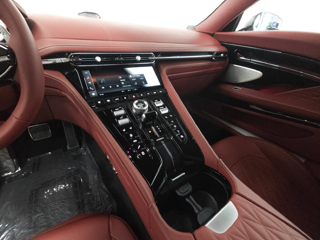2025 Aston Martin DB12 V8 Coupe RWD photo 18 of 24