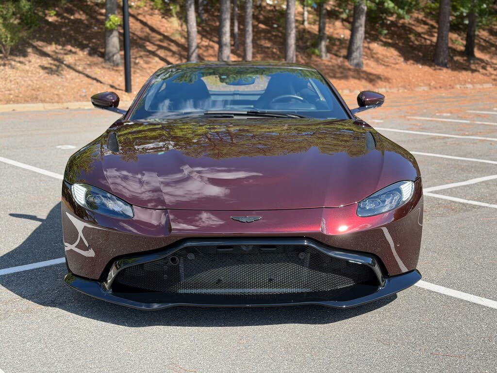 2020 Aston Martin Vantage RWD photo 2