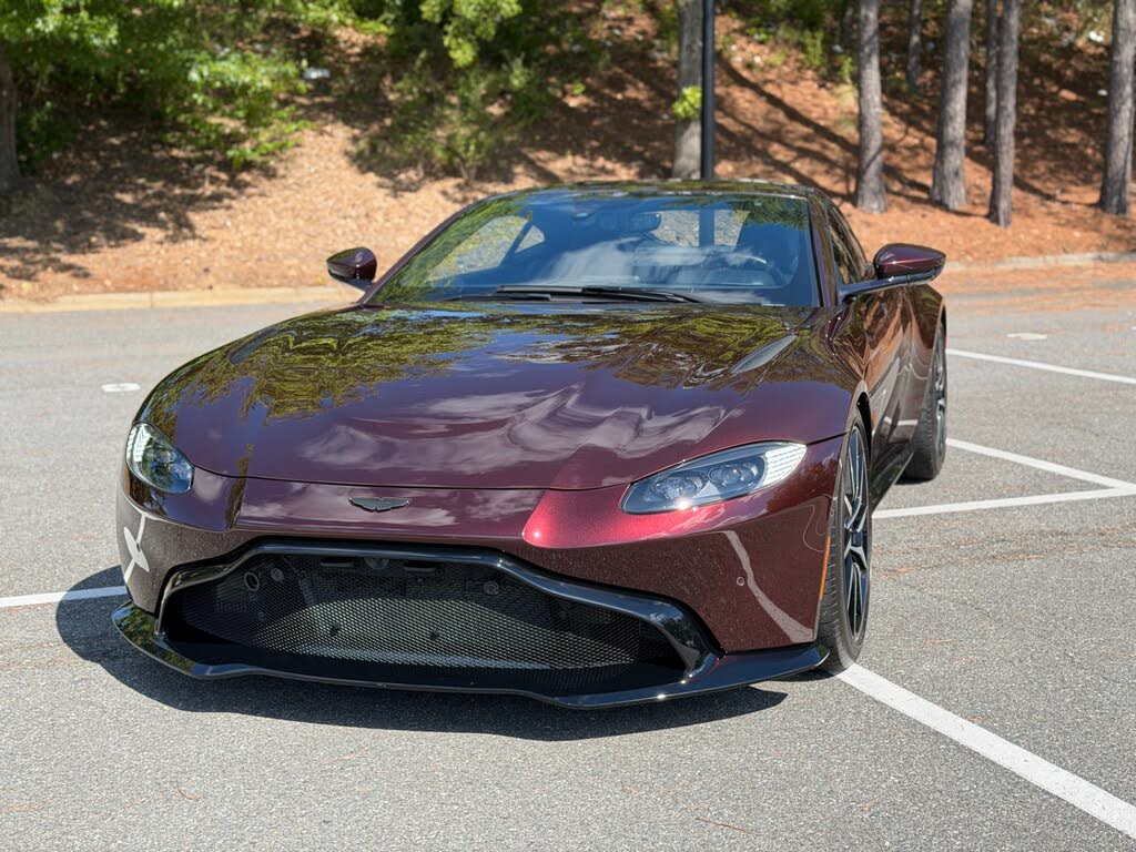 2020 Aston Martin Vantage RWD photo 3