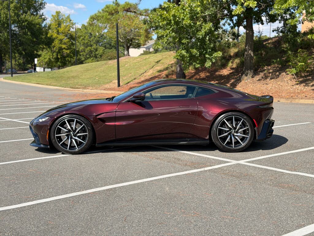 2020 Aston Martin Vantage RWD photo 6