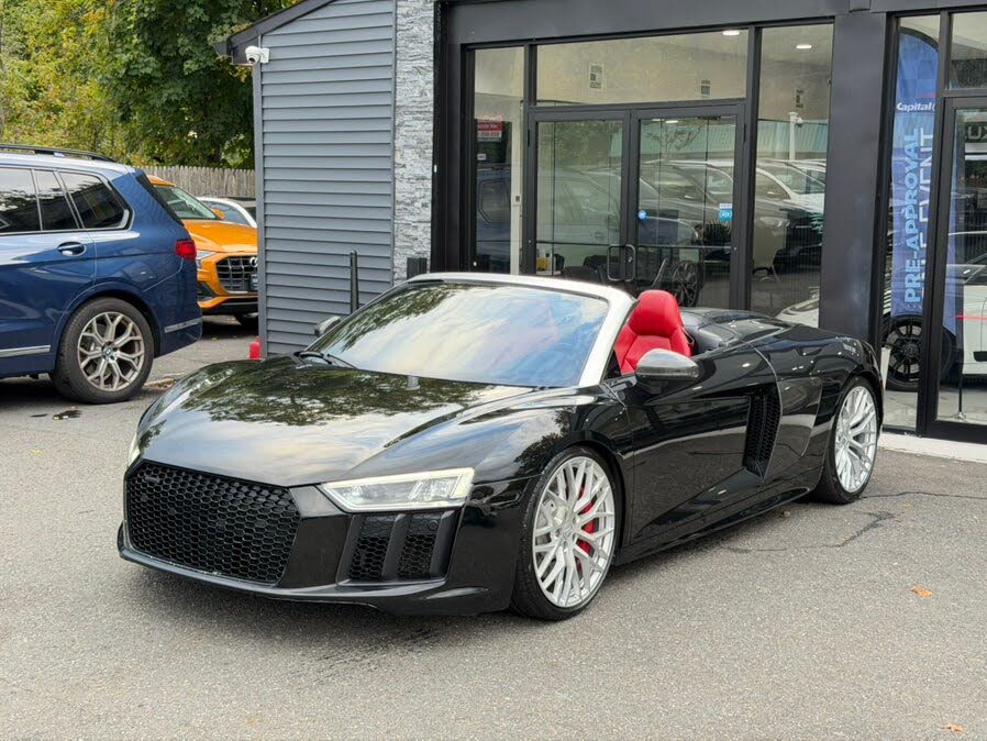 2017 Audi R8 quattro V10 Spyder AWD photo 11 of 24