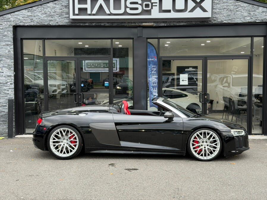 2017 Audi R8 quattro V10 Spyder AWD photo 12 of 24