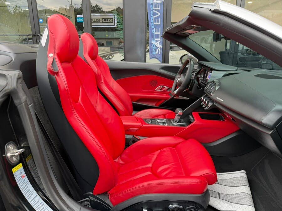 2017 Audi R8 quattro V10 Spyder AWD photo 16 of 24