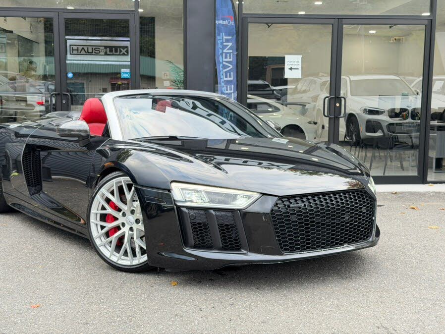 2017 Audi R8 quattro V10 Spyder AWD photo 3 of 24