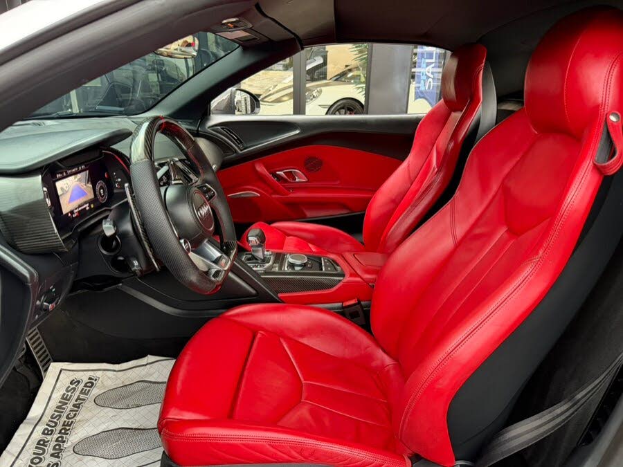 2017 Audi R8 quattro V10 Spyder AWD photo 21 of 24