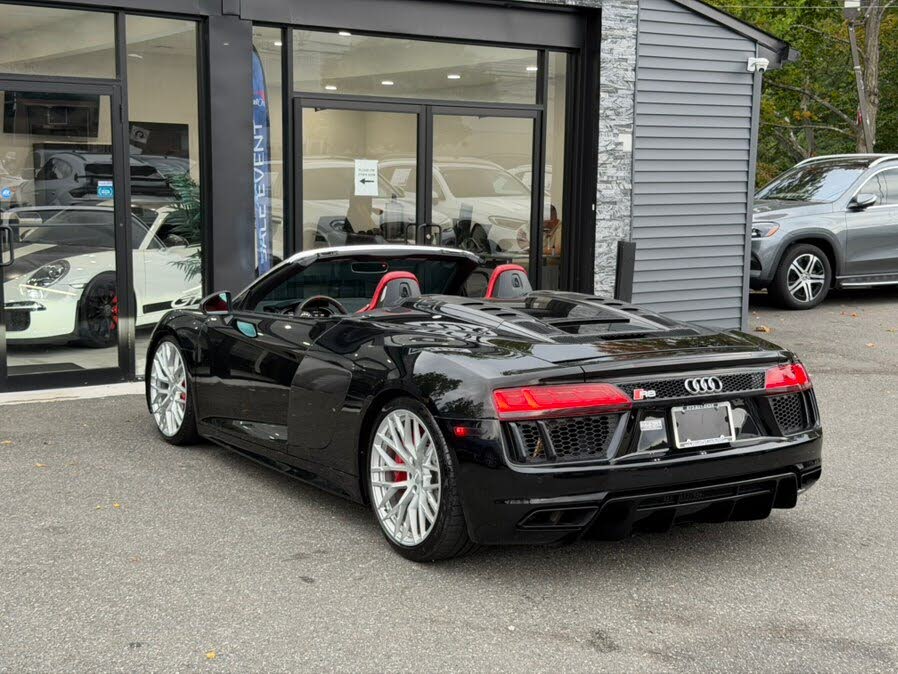2017 Audi R8 quattro V10 Spyder AWD photo 23 of 24