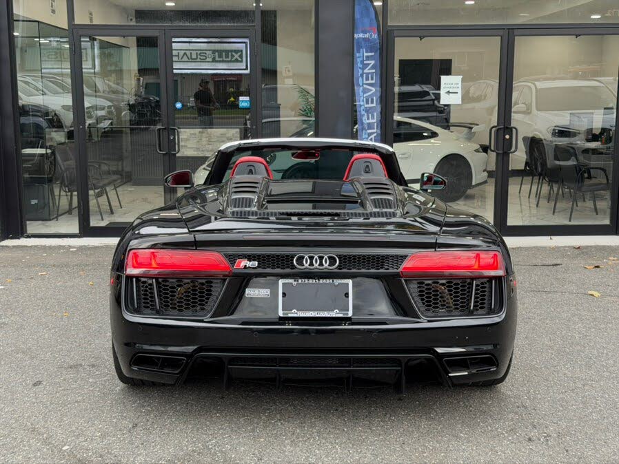 2017 Audi R8 quattro V10 Spyder AWD photo 24 of 24