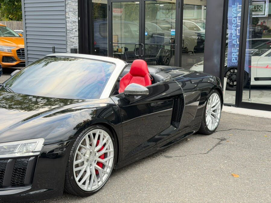 2017 Audi R8 quattro V10 Spyder AWD photo 10 of 24