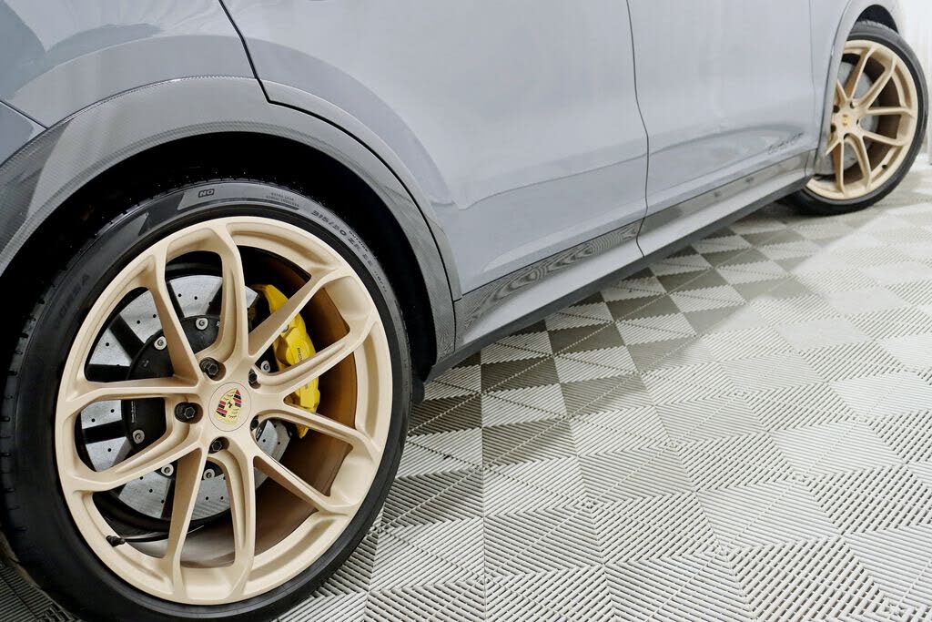 2023 Porsche Cayenne Turbo GT AWD photo 15 of 24