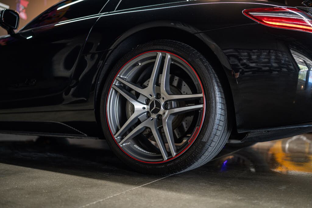 2012 Mercedes-Benz SLS AMG photo 11