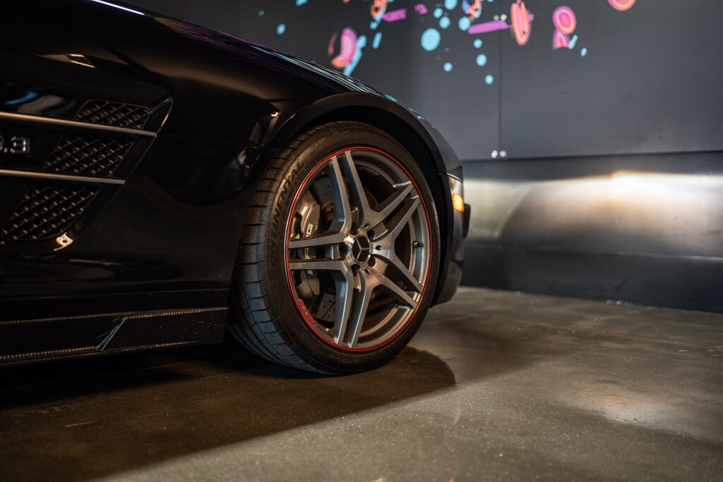 2012 Mercedes-Benz SLS AMG photo 13