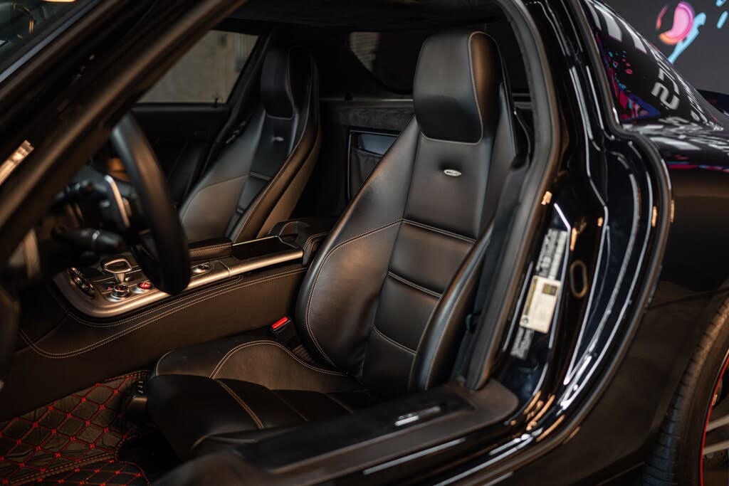 2012 Mercedes-Benz SLS AMG photo 16