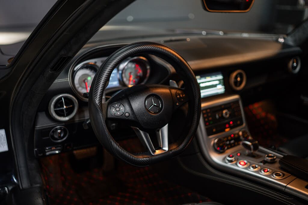2012 Mercedes-Benz SLS AMG photo 19