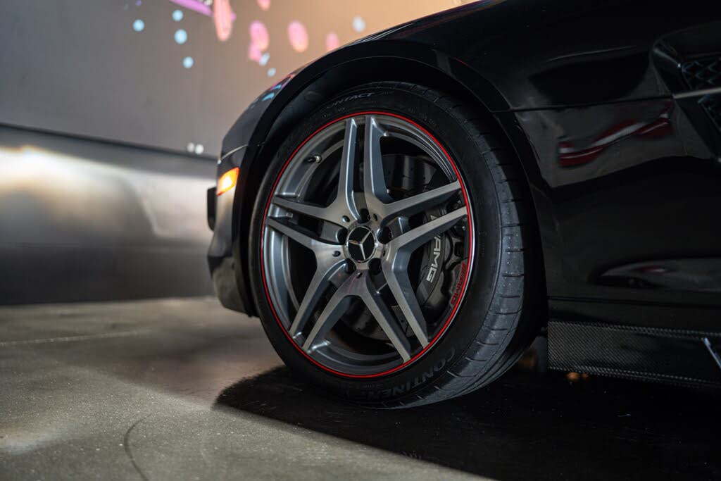 2012 Mercedes-Benz SLS AMG photo 10