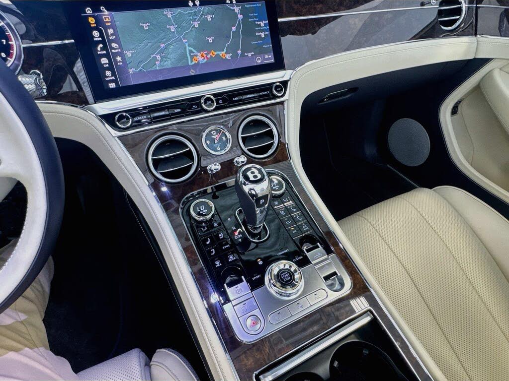 2024 Bentley Continental GTC V8 AWD photo 16