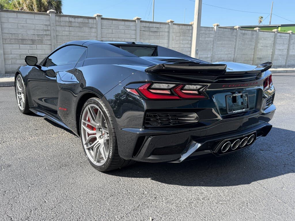 2025 Chevrolet Corvette Z06 3LZ Convertible RWD photo 3