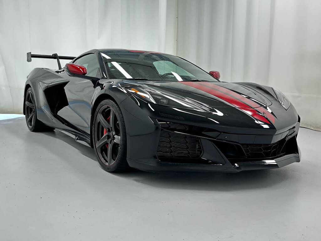 2024 Chevrolet Corvette Z06 3LZ Coupe RWD photo 2