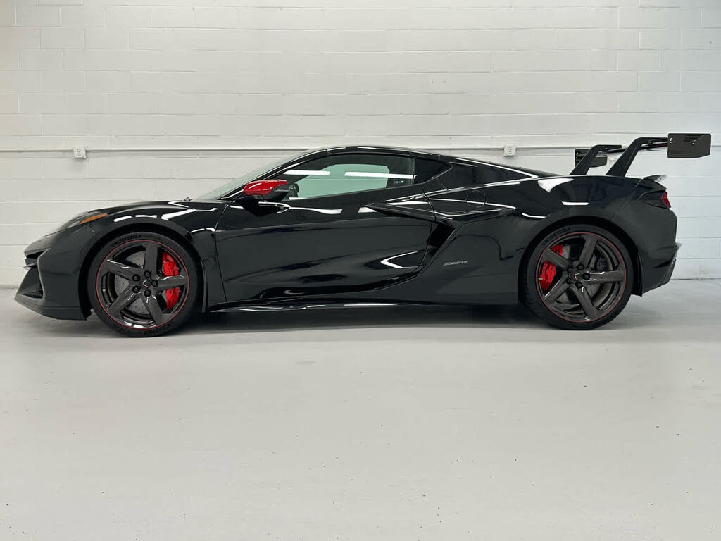 2024 Chevrolet Corvette Z06 3LZ Coupe RWD photo 3