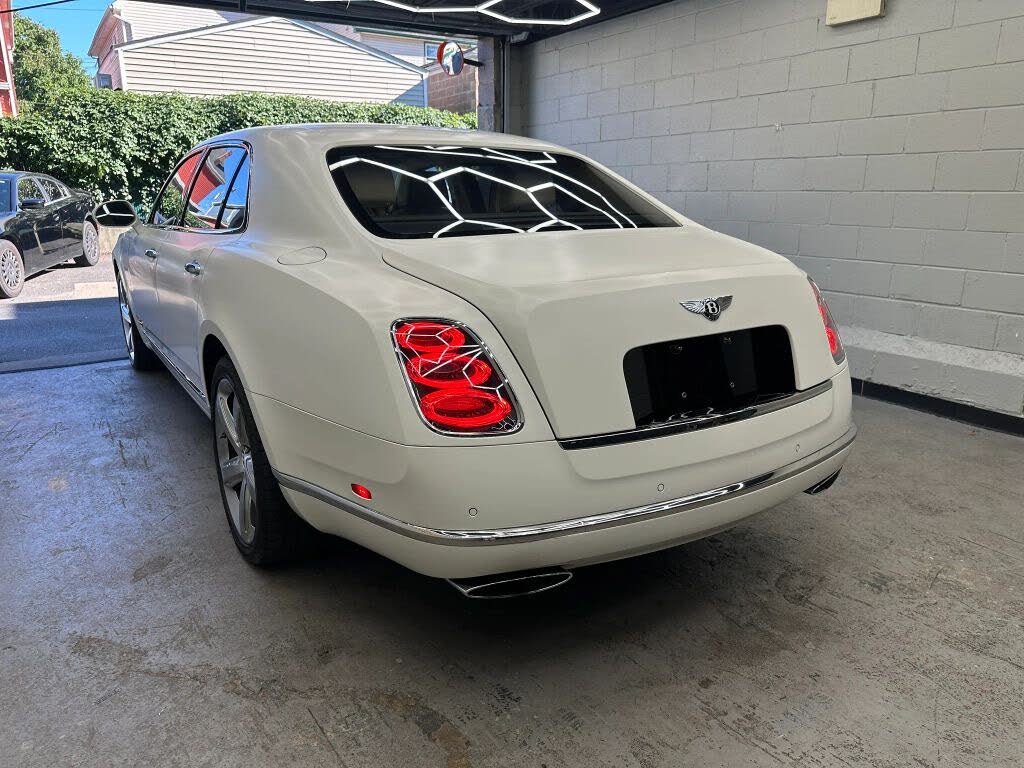 2016 Bentley Mulsanne Speed RWD photo 2