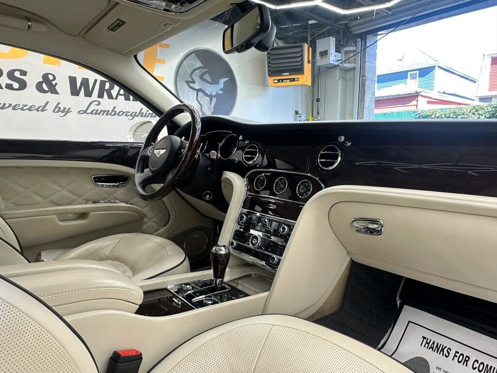 2016 Bentley Mulsanne Speed RWD photo 14