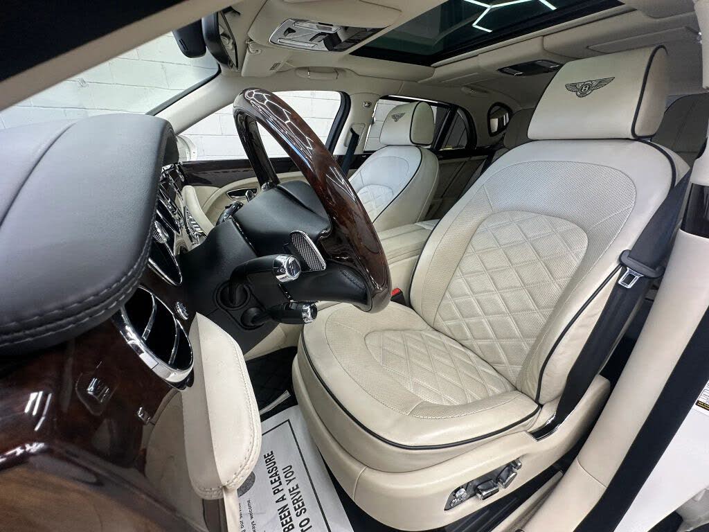 2016 Bentley Mulsanne Speed RWD photo 16