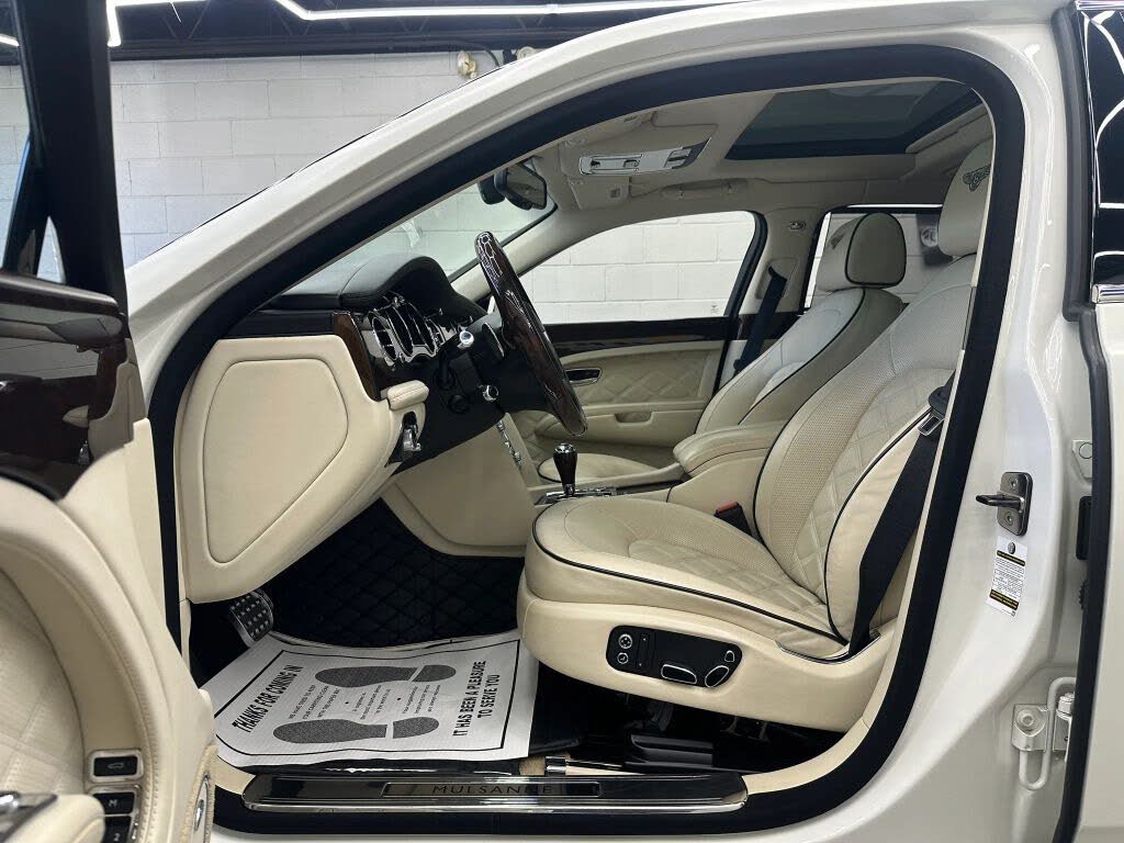 2016 Bentley Mulsanne Speed RWD photo 17