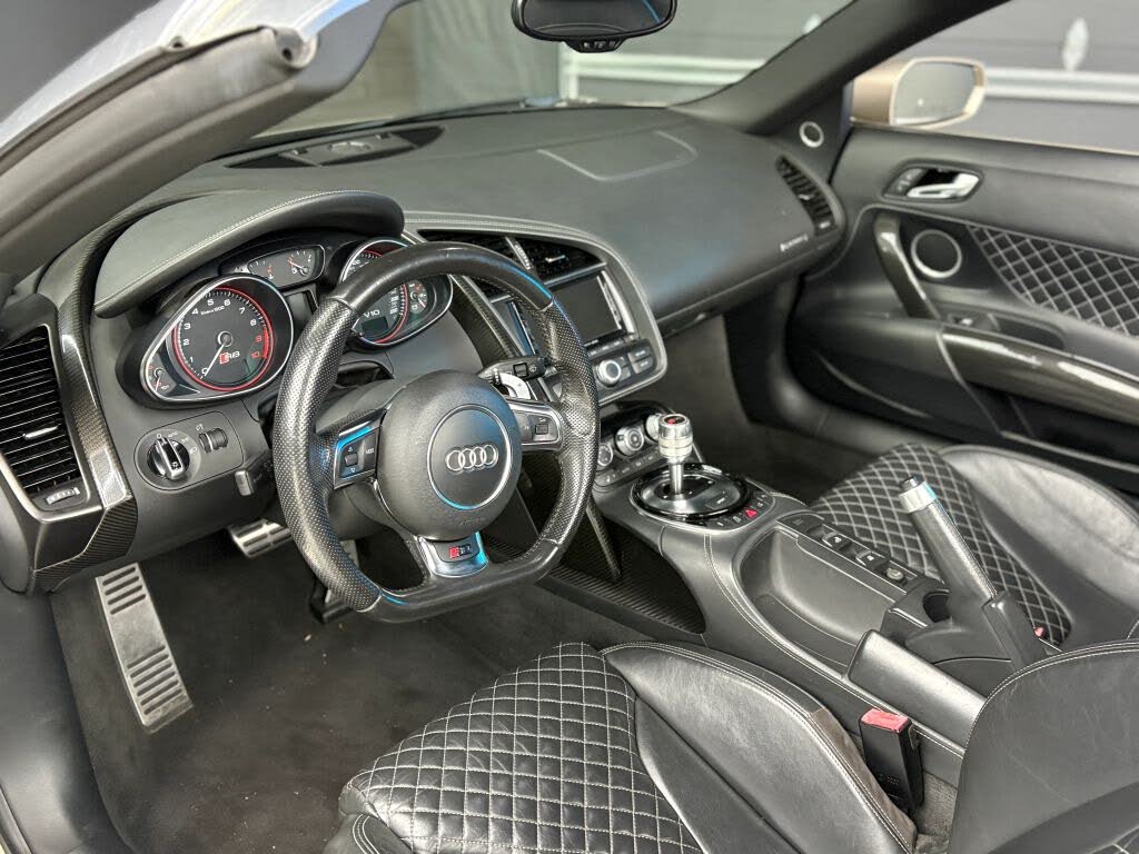 2014 Audi R8 quattro V10 Spyder AWD photo 11 of 24
