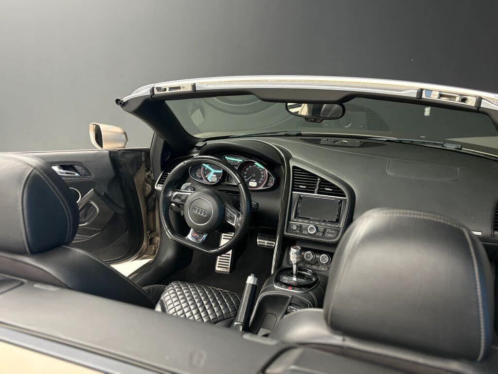 2014 Audi R8 quattro V10 Spyder AWD photo 12 of 24