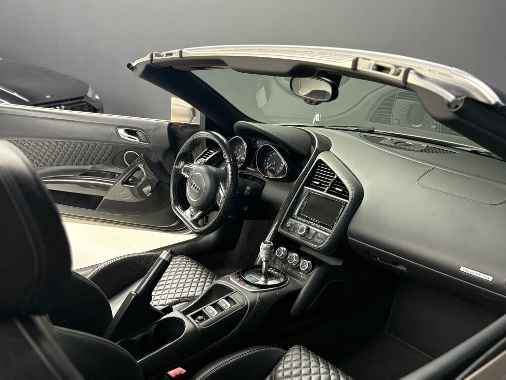 2014 Audi R8 quattro V10 Spyder AWD photo 13 of 24