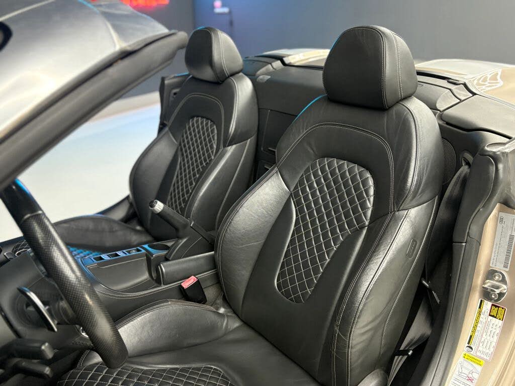 2014 Audi R8 quattro V10 Spyder AWD photo 16 of 24
