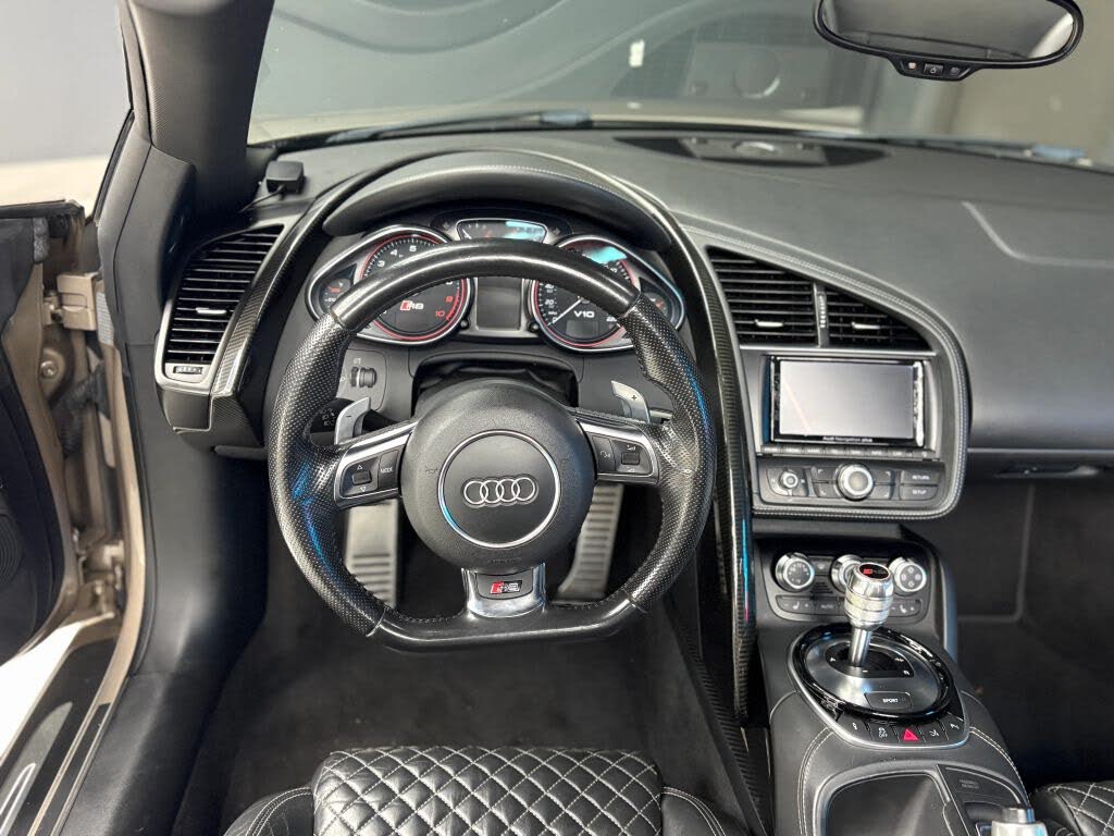 2014 Audi R8 quattro V10 Spyder AWD photo 17 of 24