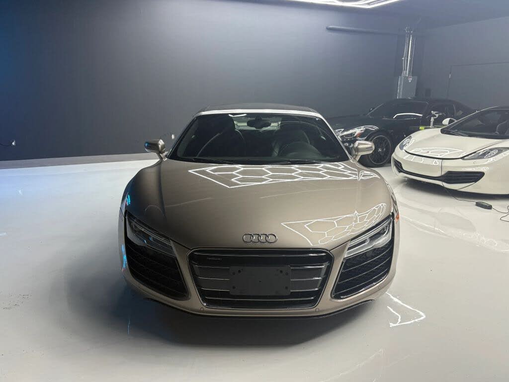2014 Audi R8 quattro V10 Spyder AWD photo 23 of 24