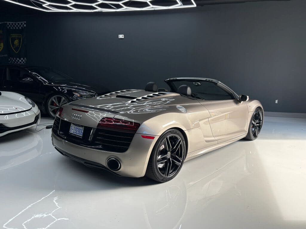 2014 Audi R8 quattro V10 Spyder AWD photo 5 of 24