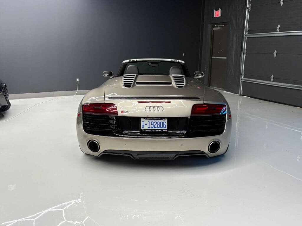 2014 Audi R8 quattro V10 Spyder AWD photo 8 of 24