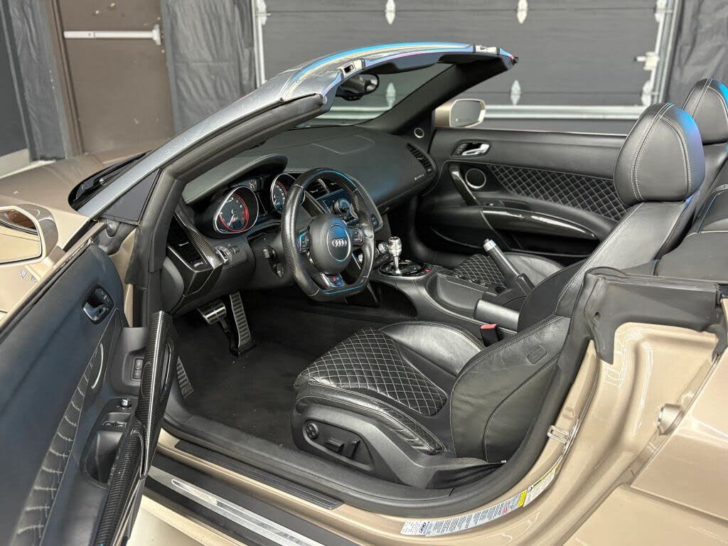 2014 Audi R8 quattro V10 Spyder AWD photo 9 of 24