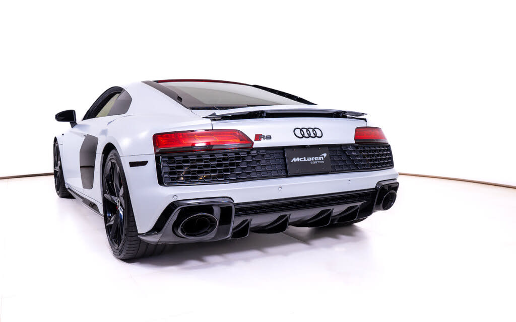 2022 Audi R8 V10 Performance Coupe RWD photo 13 of 24