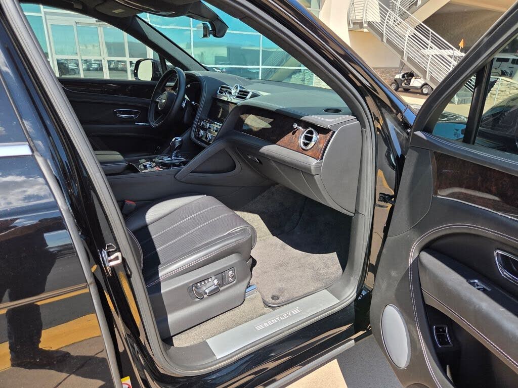 2021 Bentley Bentayga V8 AWD photo 13