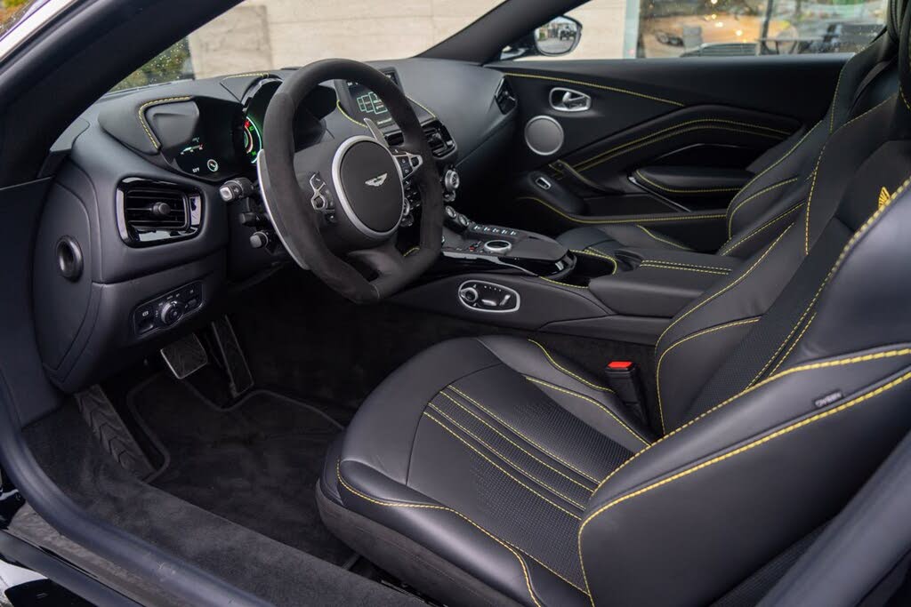 2023 Aston Martin Vantage V8 Coupe RWD photo 2