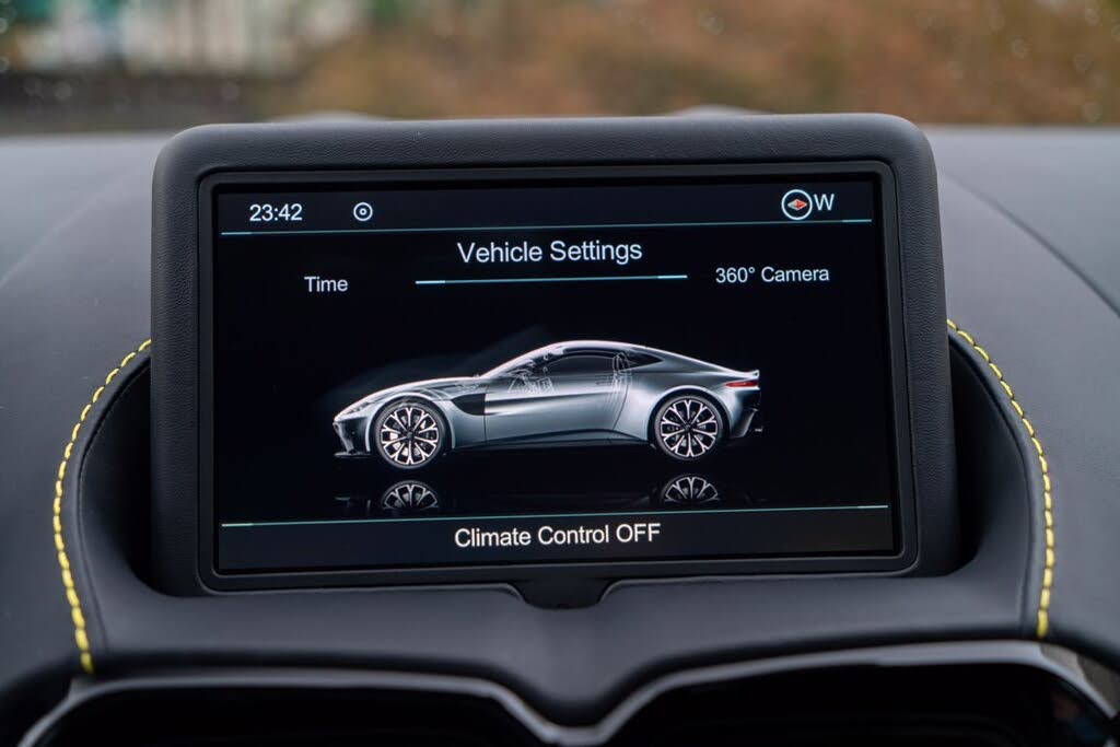 2023 Aston Martin Vantage V8 Coupe RWD photo 12
