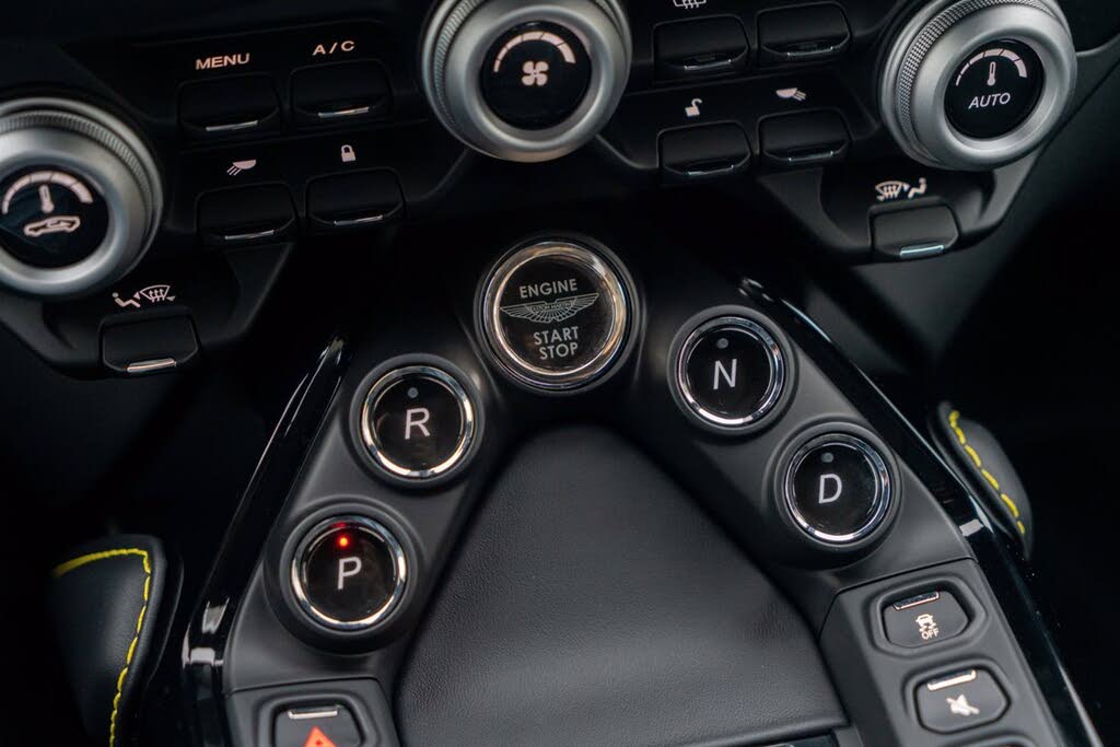 2023 Aston Martin Vantage V8 Coupe RWD photo 17