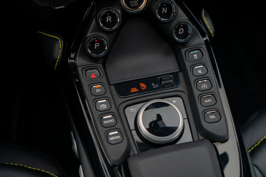 2023 Aston Martin Vantage V8 Coupe RWD photo 18