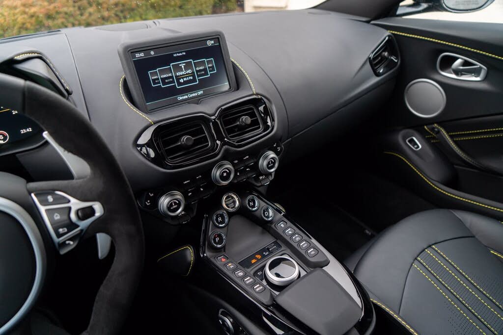 2023 Aston Martin Vantage V8 Coupe RWD photo 9
