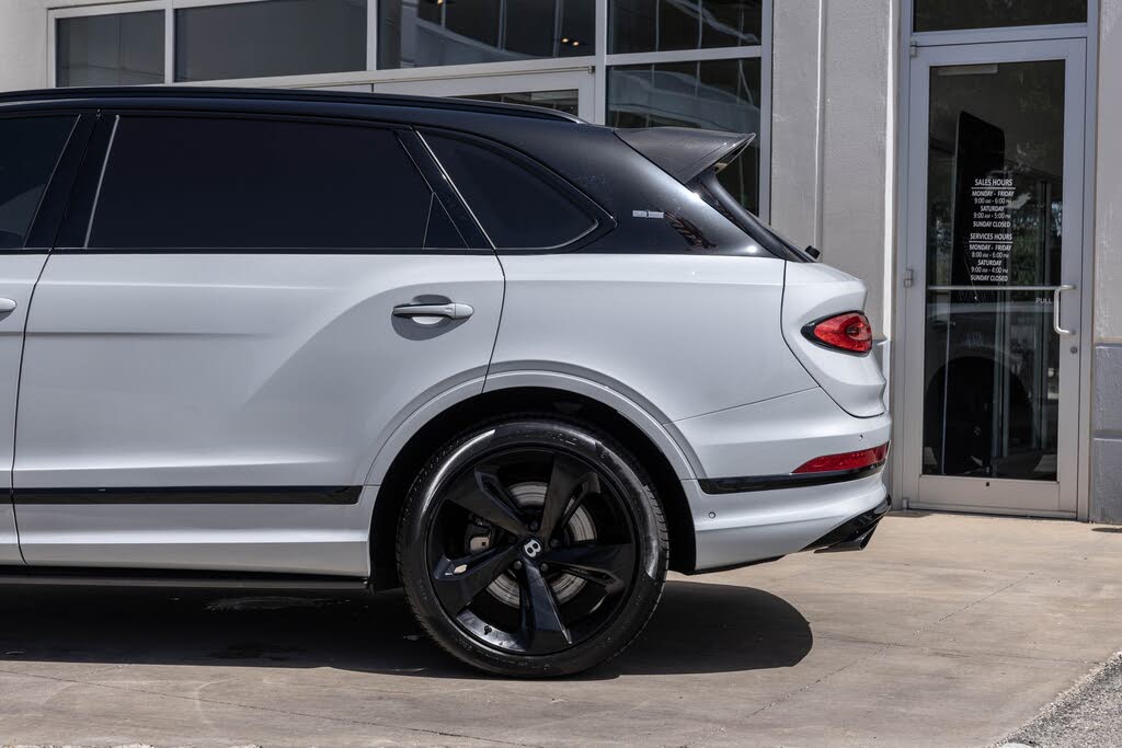 2023 Bentley Bentayga EWB Azure First Edition V8 AWD photo 19