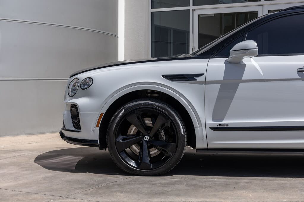 2023 Bentley Bentayga EWB Azure First Edition V8 AWD photo 20