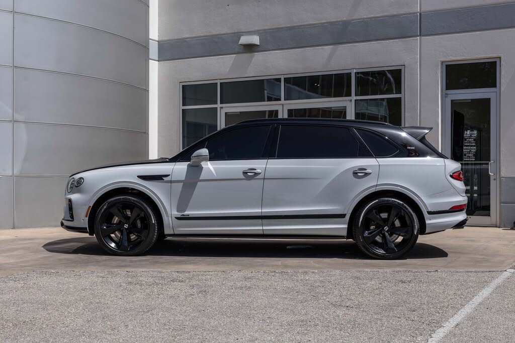 2023 Bentley Bentayga EWB Azure First Edition V8 AWD photo 21