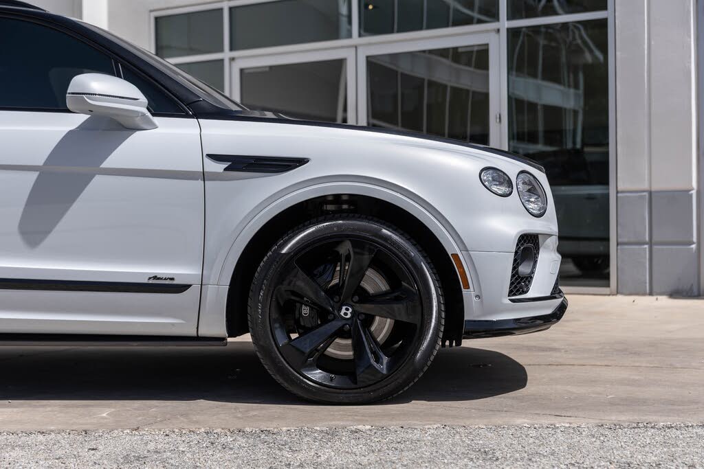 2023 Bentley Bentayga EWB Azure First Edition V8 AWD photo 6